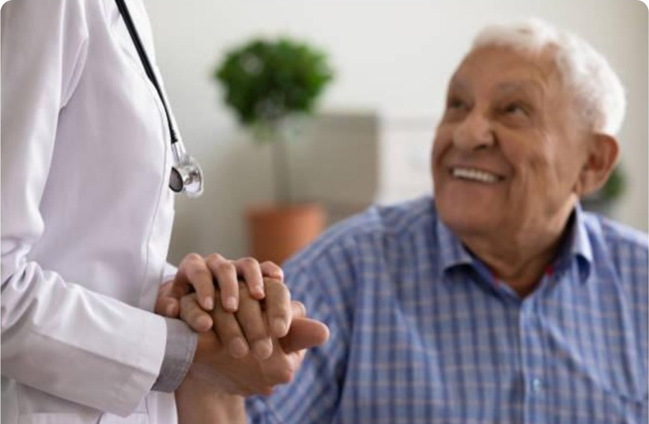 Atención cercana al adulto mayor en Médica Sur